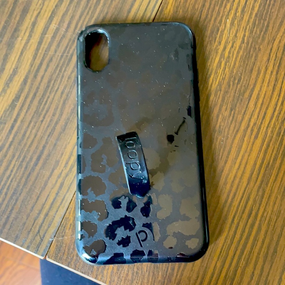 Loopy phone case